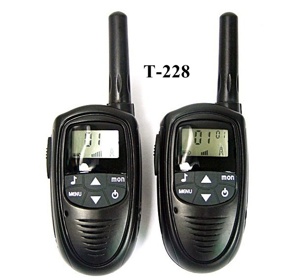 T228 Travel Twintalker 20 Channels 2 Two Way portable Radios Rechargeble Mini Walkie Talkie for Children Lover
