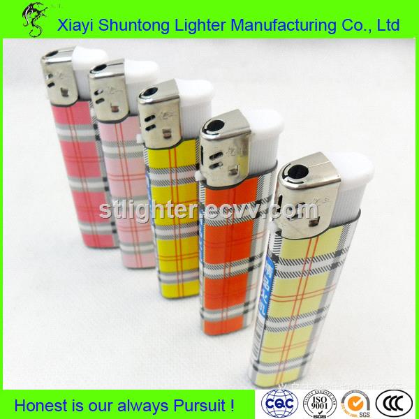 Factory wholeasle disposable plastic gas colored lighter