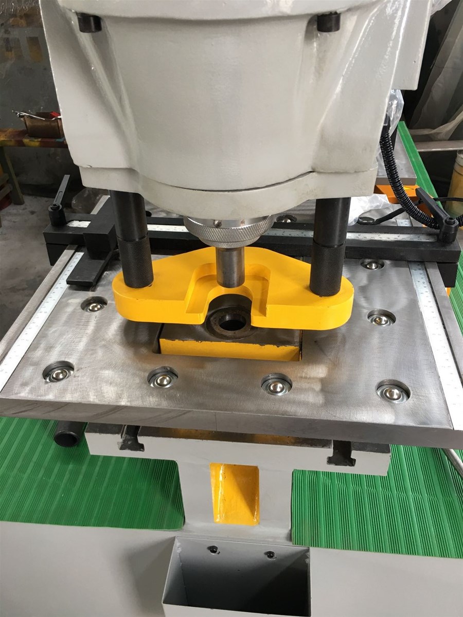 Wondely Hydraulic iron steelworker 90Ton IW90L metal sheet plate punching shearing machine