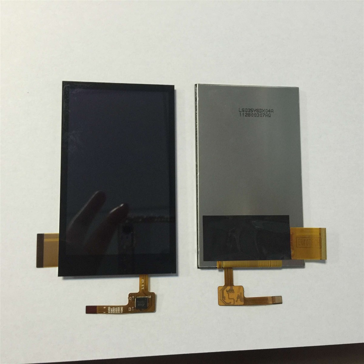 35 Sharp LS035Y8DX04A LCD panel