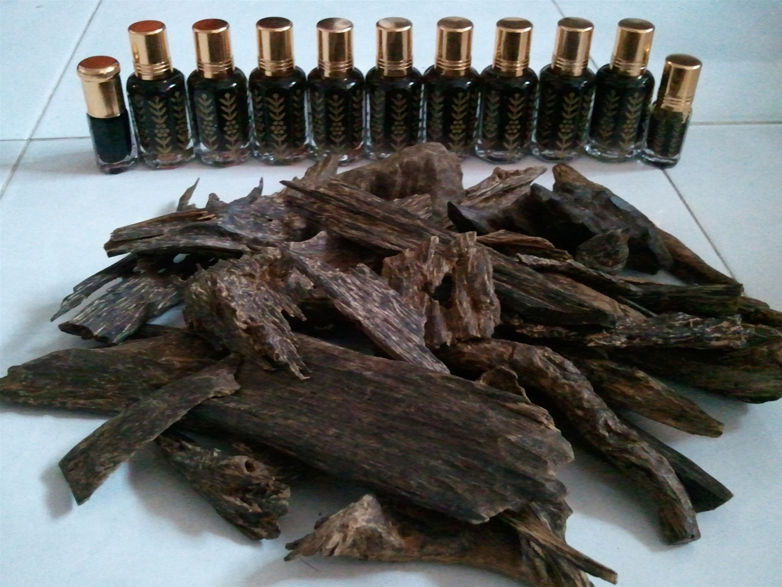 Grade A agarwood available for sale