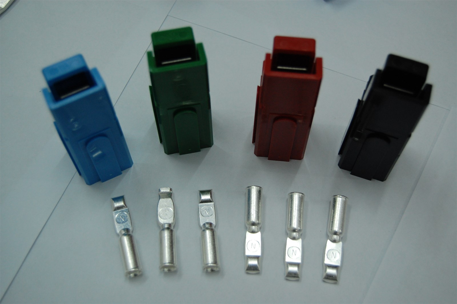OEM Customized 15A 600v Good Quality Power Charging Connector
