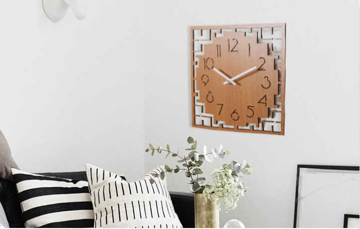 Creative Round Shape Chinese Style Digital Wood Wall Quiet Clock