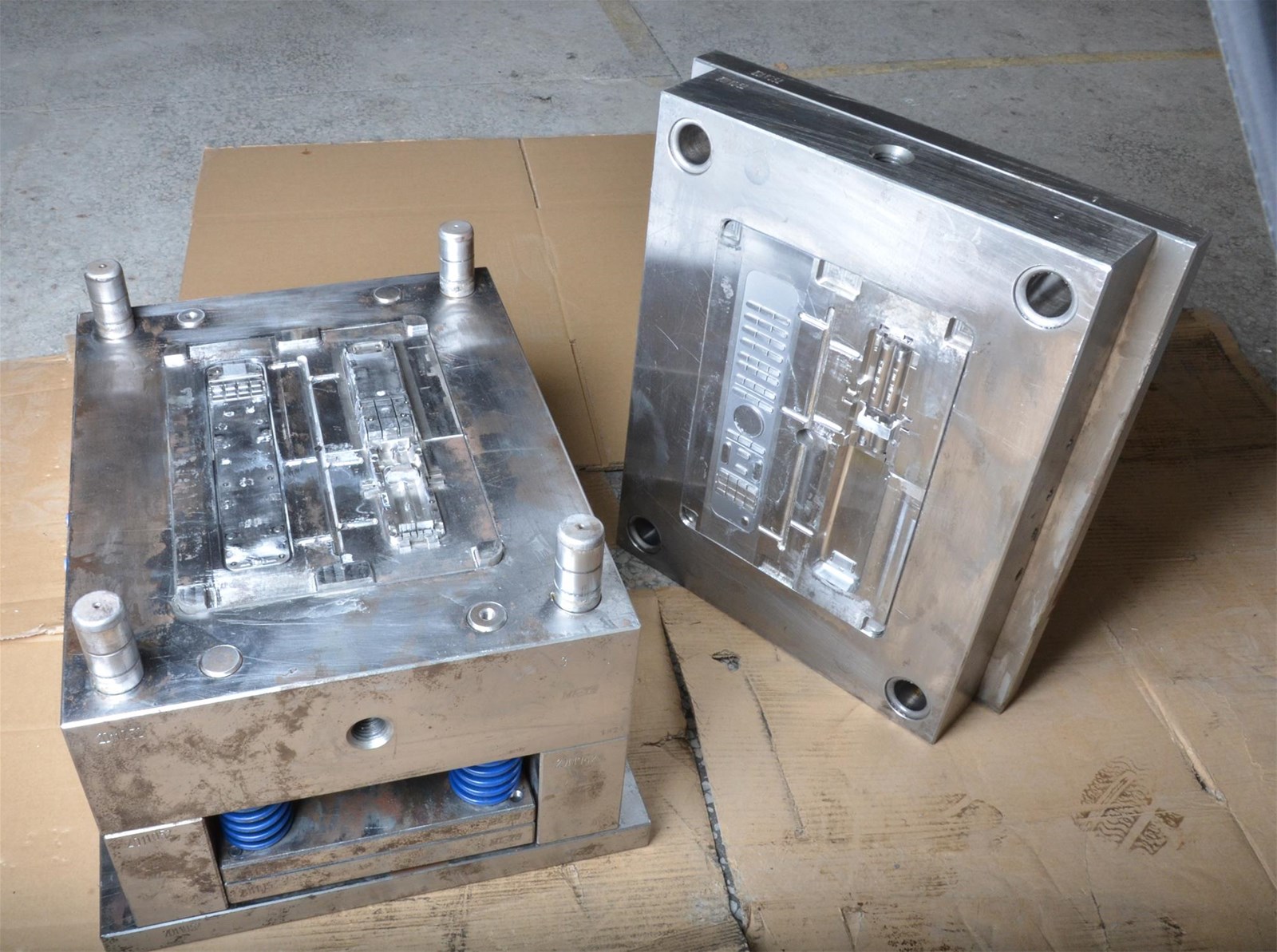 remote control case housing plastic injection mould and moulding