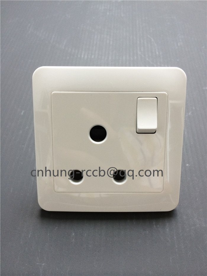 UK Switch Round Plug with Switch with or without Lamp