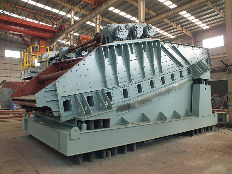 Triaxial coal mining vibrating screen