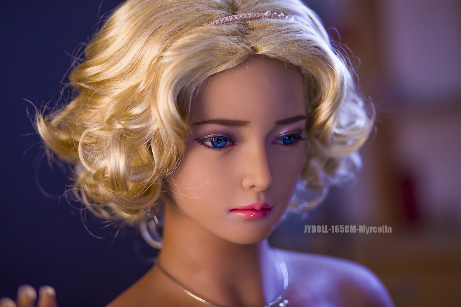 165cm blonde short curly hair pretty blue eyes dark skin hot bodyshape princess sex doll