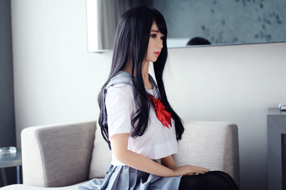 168cm black long curly hair black eyes big breast slim waist long legs Japanese student cosplay lifesize sex doll