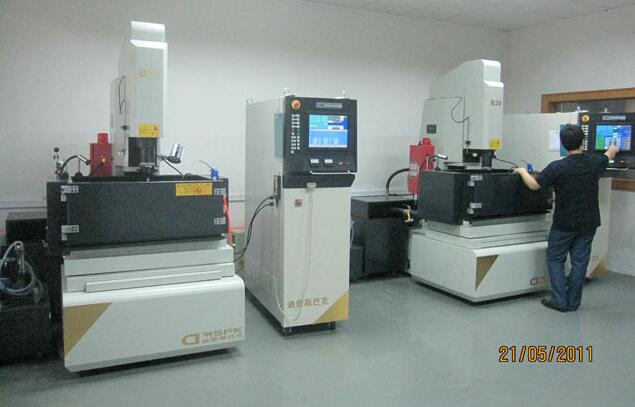 2015 hot runner injection mould