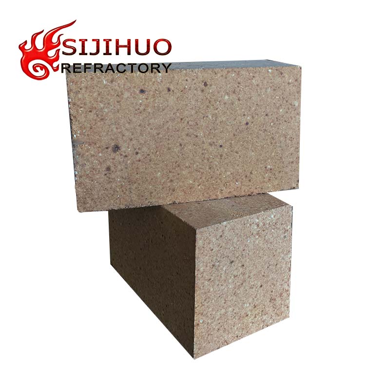 Alkaliresistant brick for cement rotary kiln