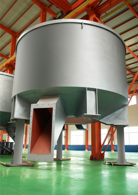 A pulping device for shredting waste paper Hydrapulper