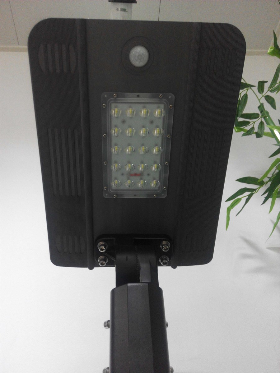 ELS07 All in one energy saving solar street light with 20pcs led and 13200 lithium battery