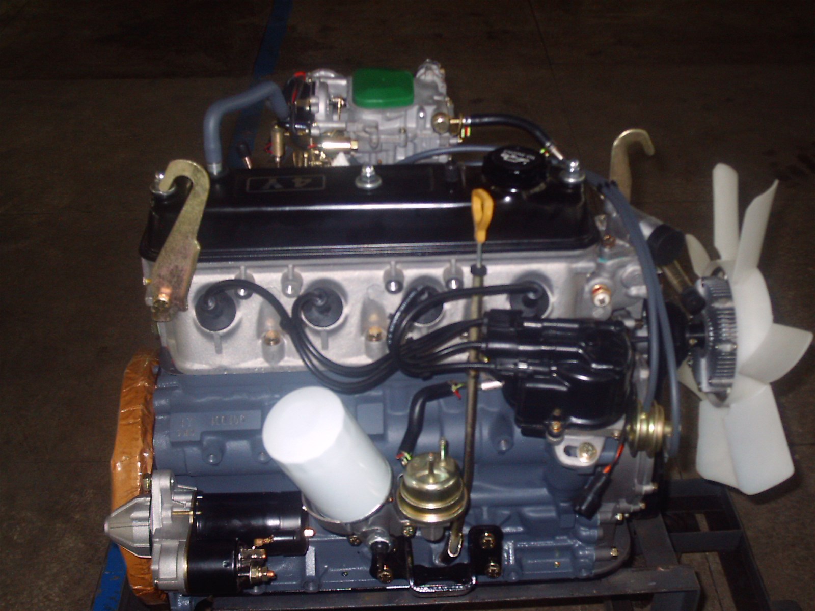 Toyota 4Y Engine, 2200cc Engine, Hiace Engine, Hilux Engine. from China