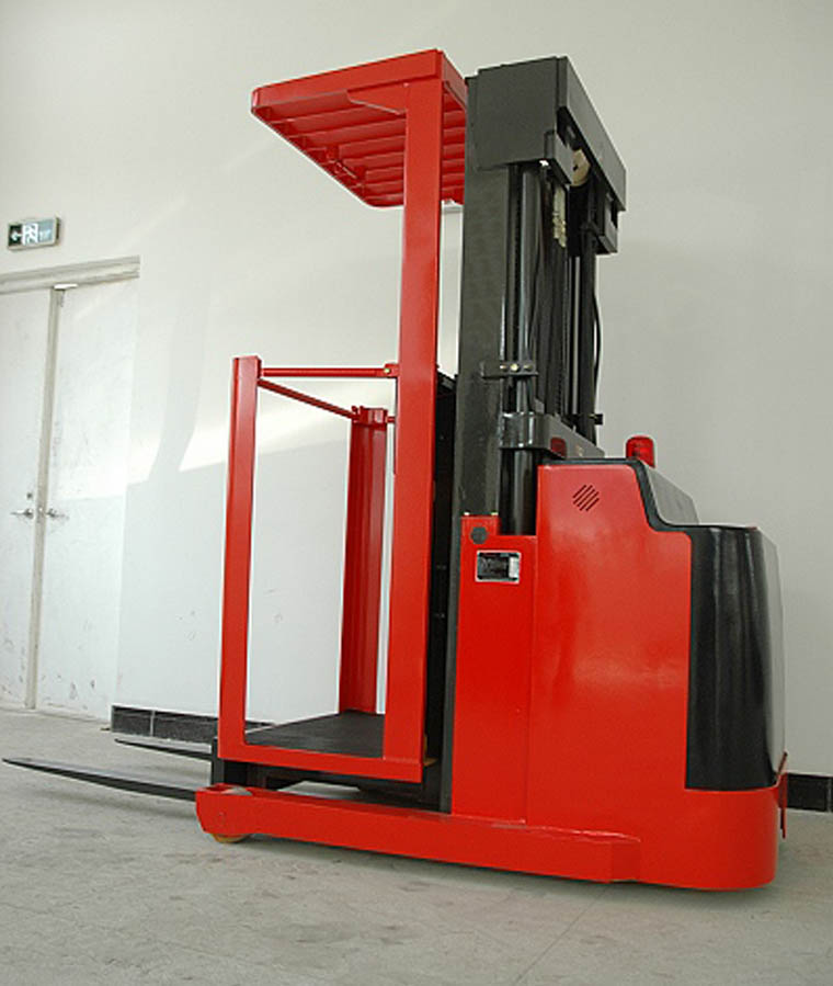 Warehouse High Level Order Picker