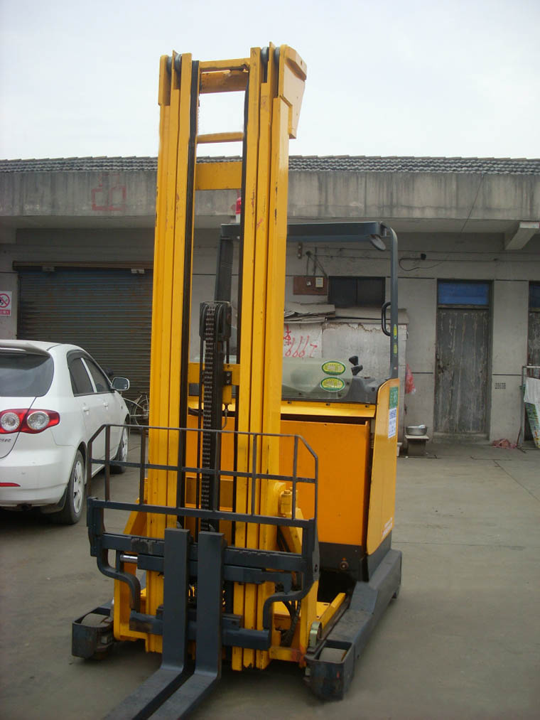 40 Ton FullElectric Aerial Order Picker Stacker