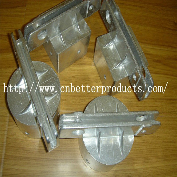 Aluminum sign brackets for steel post