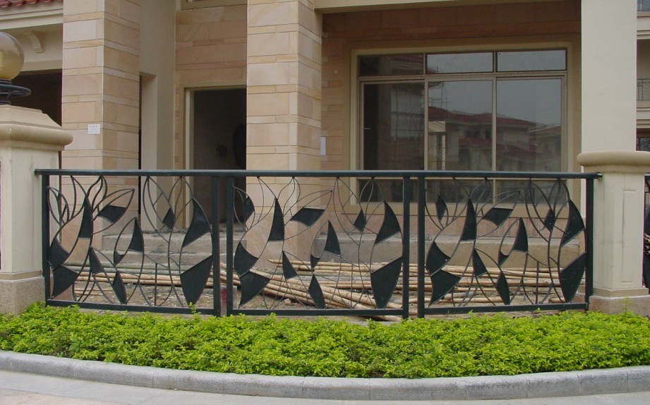 Hot sale hand made wrought iron fence EBF208 high quality fencing garden fence