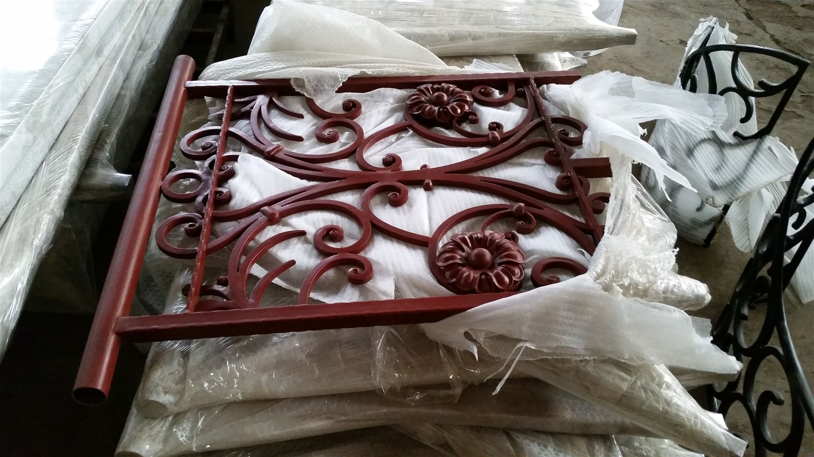 Chinese HandForged Wrought Iron Rails EBR141 Customize High Quality Wrought Iron Railing Competitive Price Balustrade