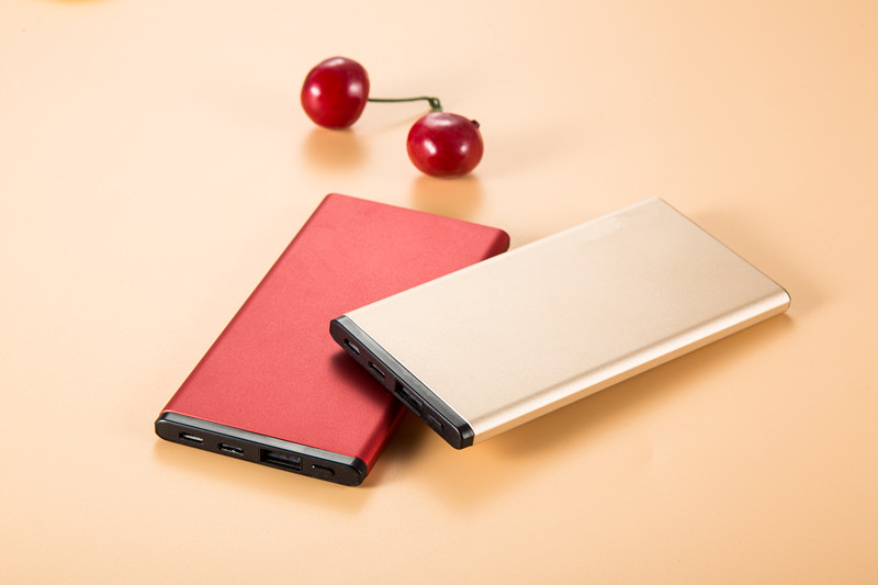 QC 30 Typec 10000mah Portable Battery Power Bank quick Charger With Mobile Phone QC 30 Typec 10000mah Portable Battery Power Bank quick Charger With Mobile Phone