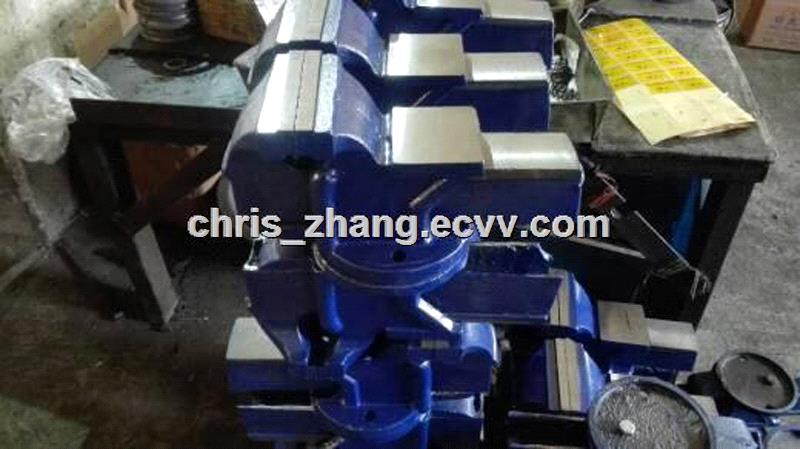 Heavy Duty Trype Bench Vise 360 Degree Swivel Base with Anvil
