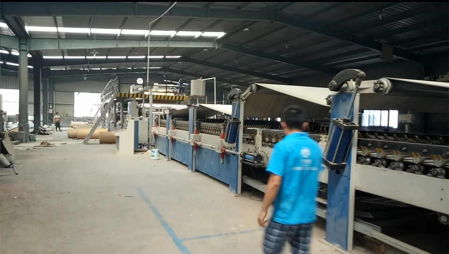 Wj10018001 3Ply Corrugated Board Machine in China