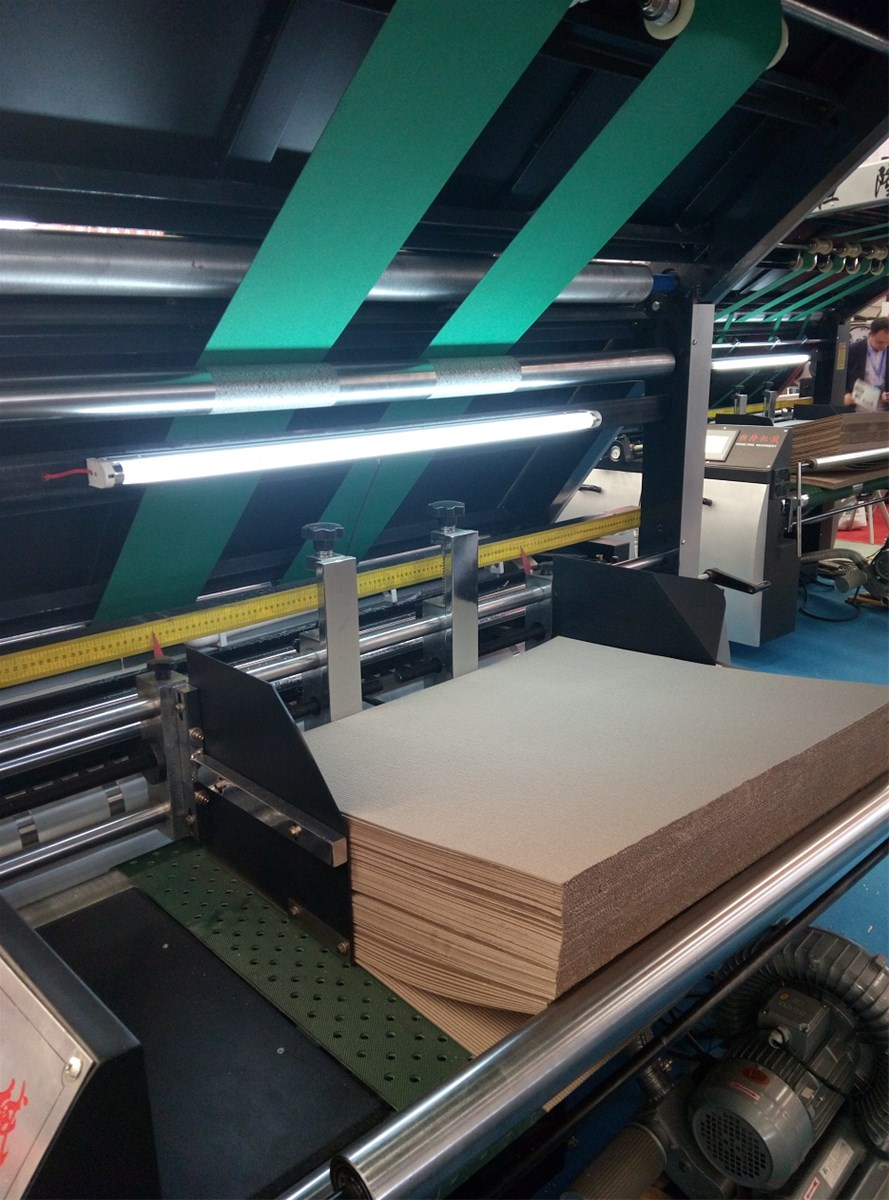 Auto CNC Veneer Laminating Covering Machine