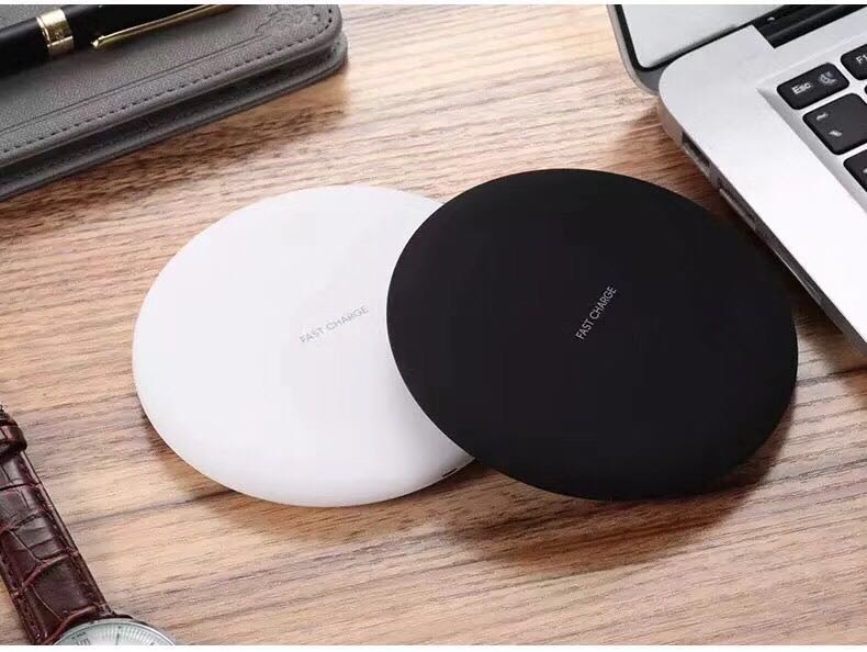 latest small round wireless charger for Qi phones