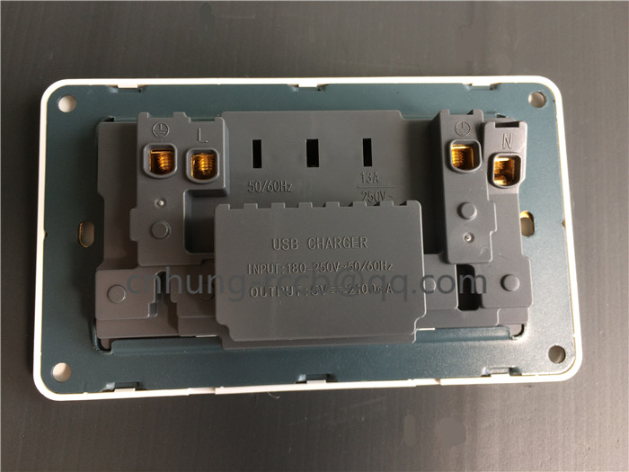 13A 2 Gang SP Switched BS Socket with Dual USB