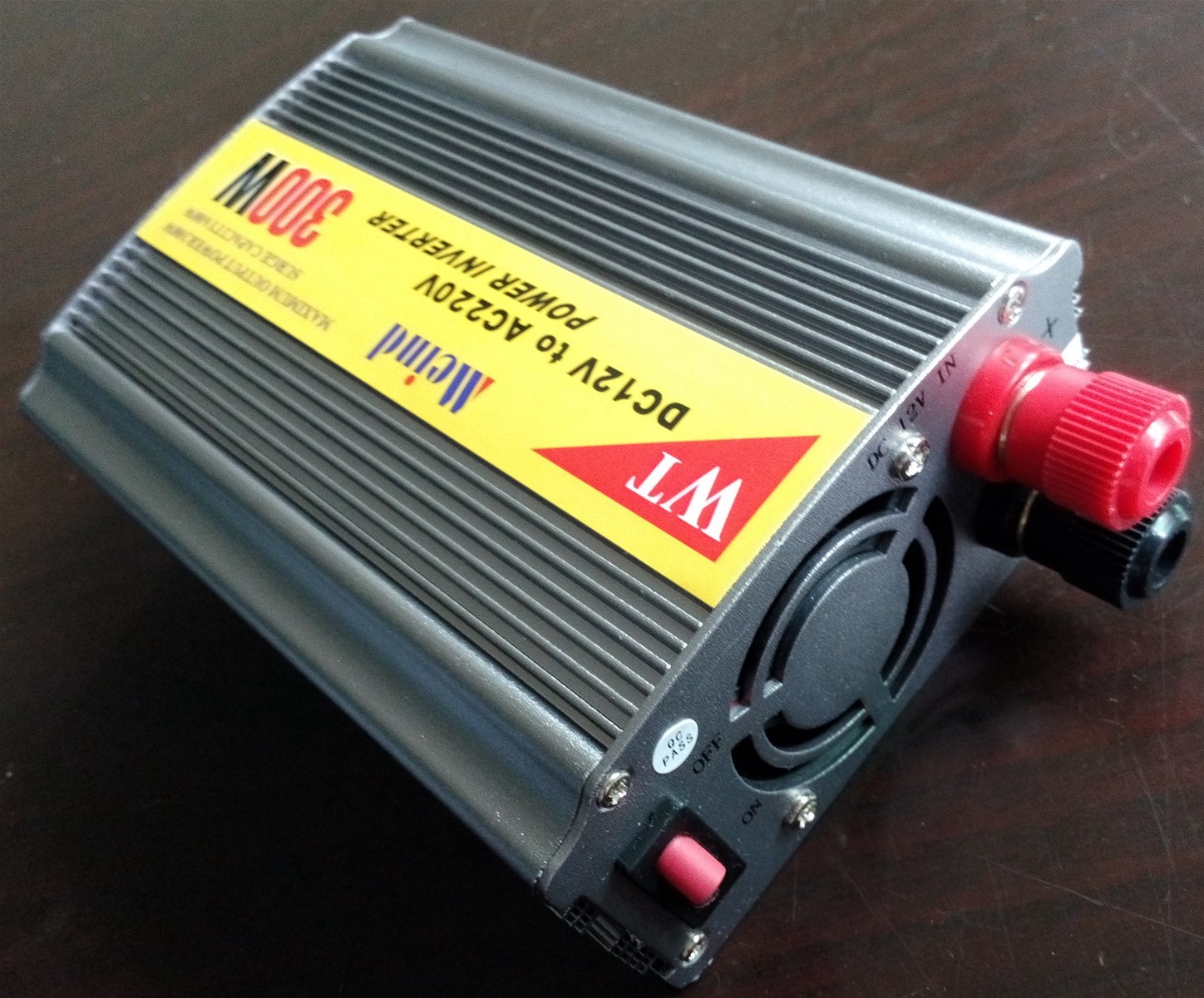 300W Modified Sine Wave DC to AC Power Inverter with Reverse Protection