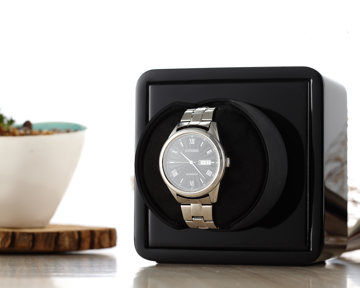 CHIYODA Single Watch Winder Mini Cubic Base with Piano Baking Finish Black