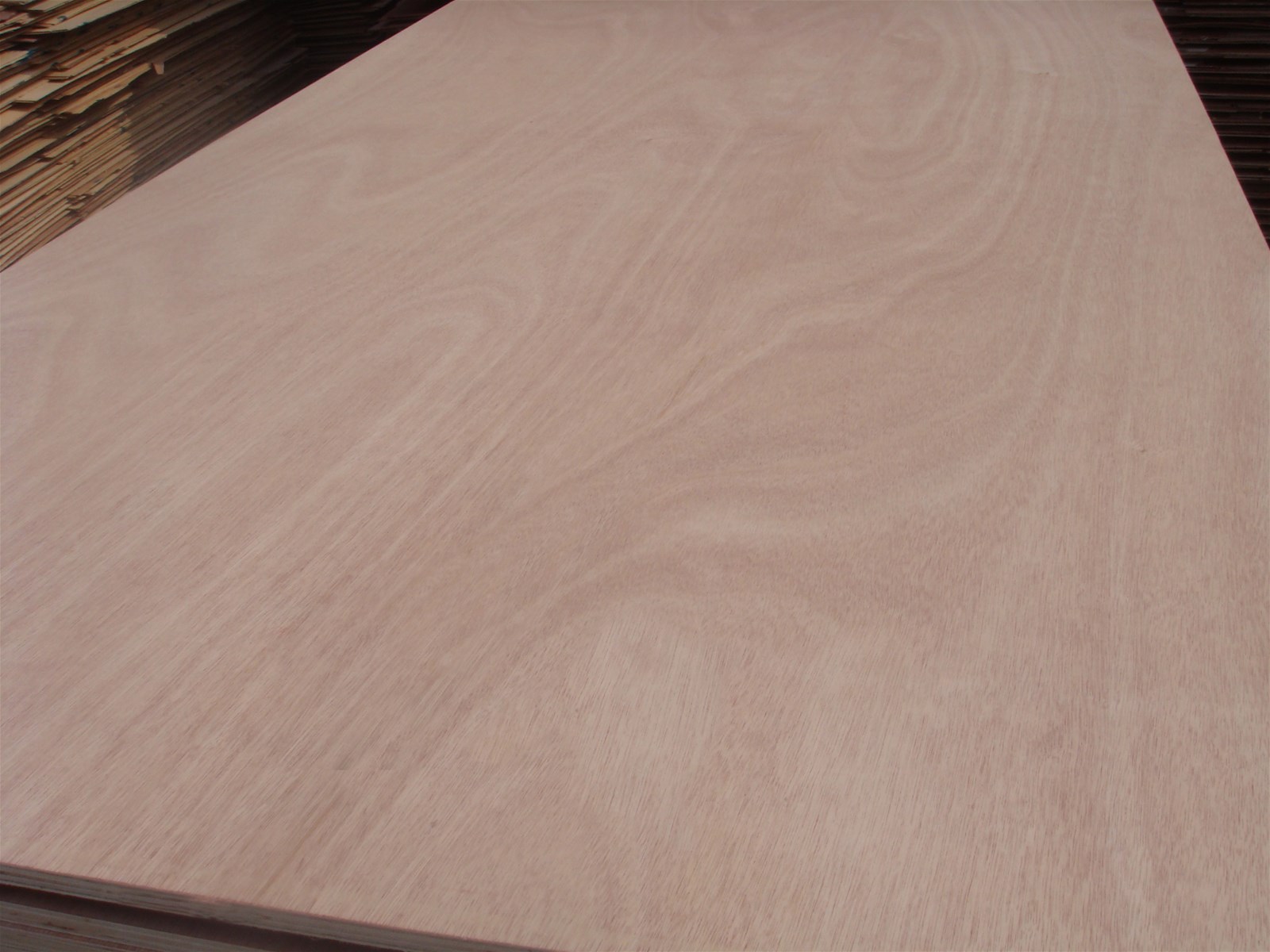 Okoume PlywoodFurniture plywood construction plywoodrehardwood plywood1220X2440MM1250X2500MMBBCC E0E1E2