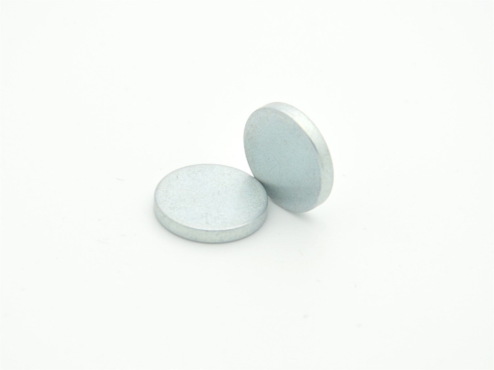 Disc sintered NdFeB magnets with zinc coating
