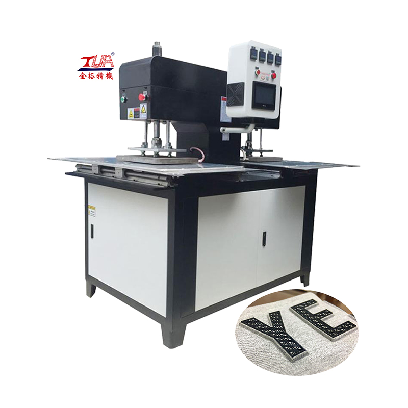 silicone label logo moulding machine onto garment