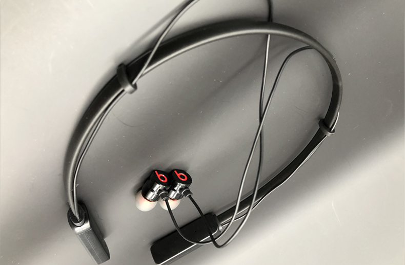 Latest Fashion Unique Stereo Earphone with Microphone