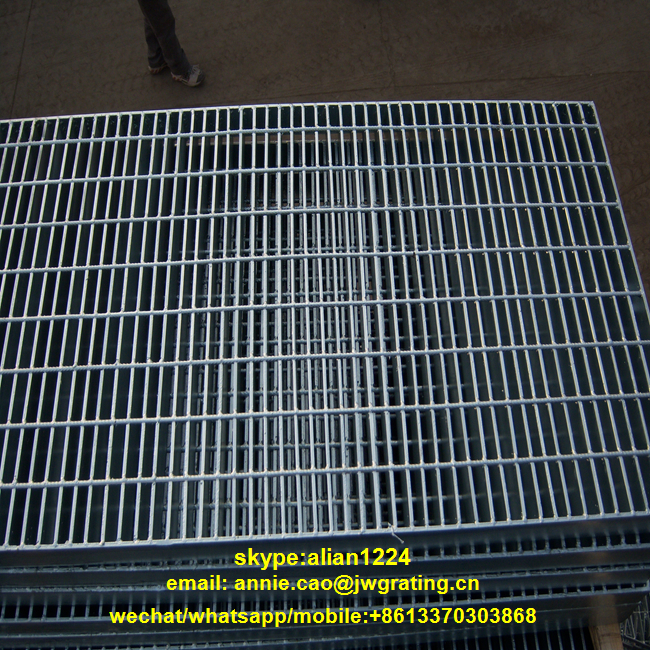 painted 30 by 100 pitch steel grating