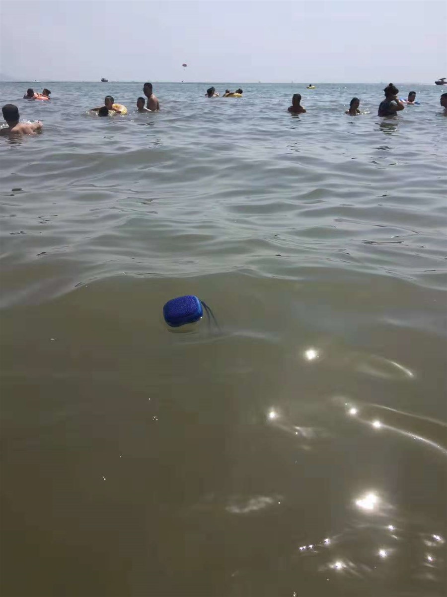 Waterproof bluetooth speaker small size big power