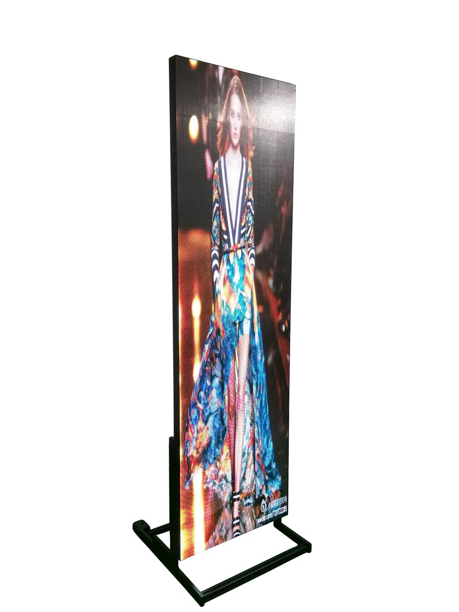 Easy Linkable and Split Digital LED Poster