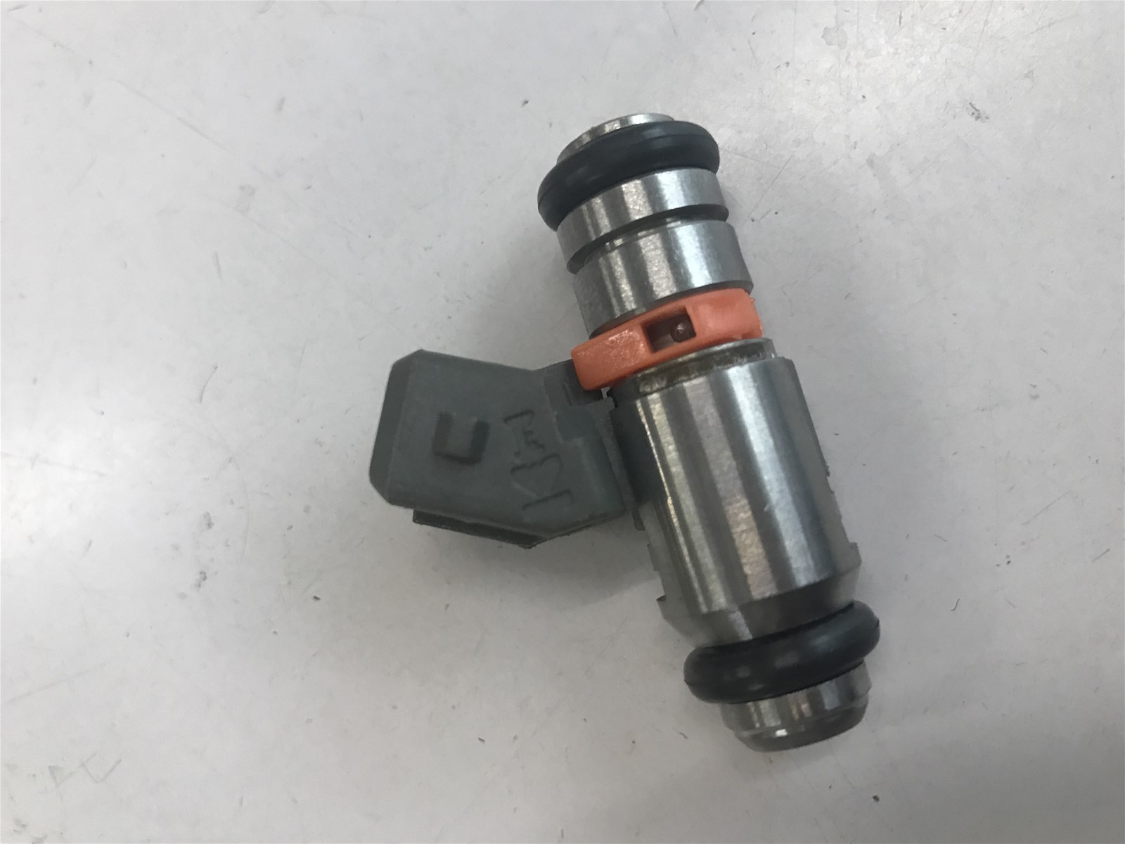 Vstrekovaci ventil 1677KW 1474KW 036906031A IWP025 FUEL INJECTOR VW BORA