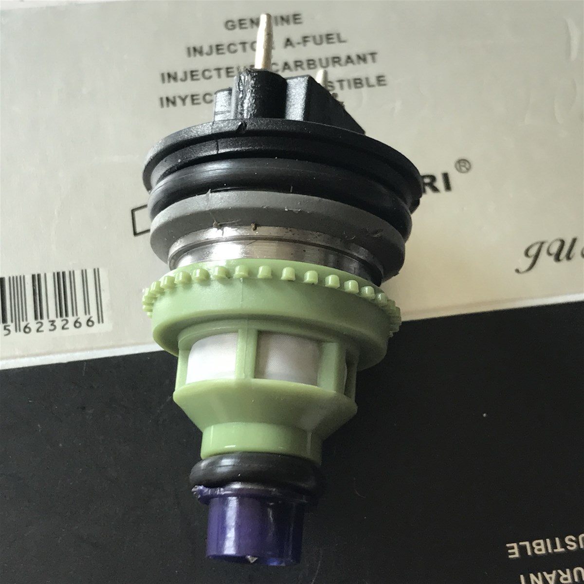 SUZUKI SWIFT GEO METRO FUEL INJECTOR 1955002160 0280150661 1571060B50