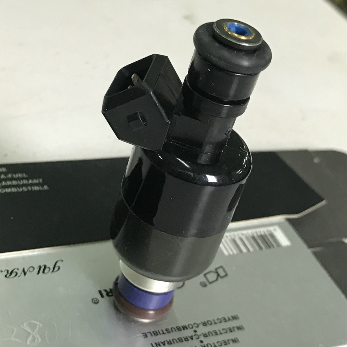Fuel Injector OEM Rochester for 19962001 Saturn SL 19L I4 17121646
