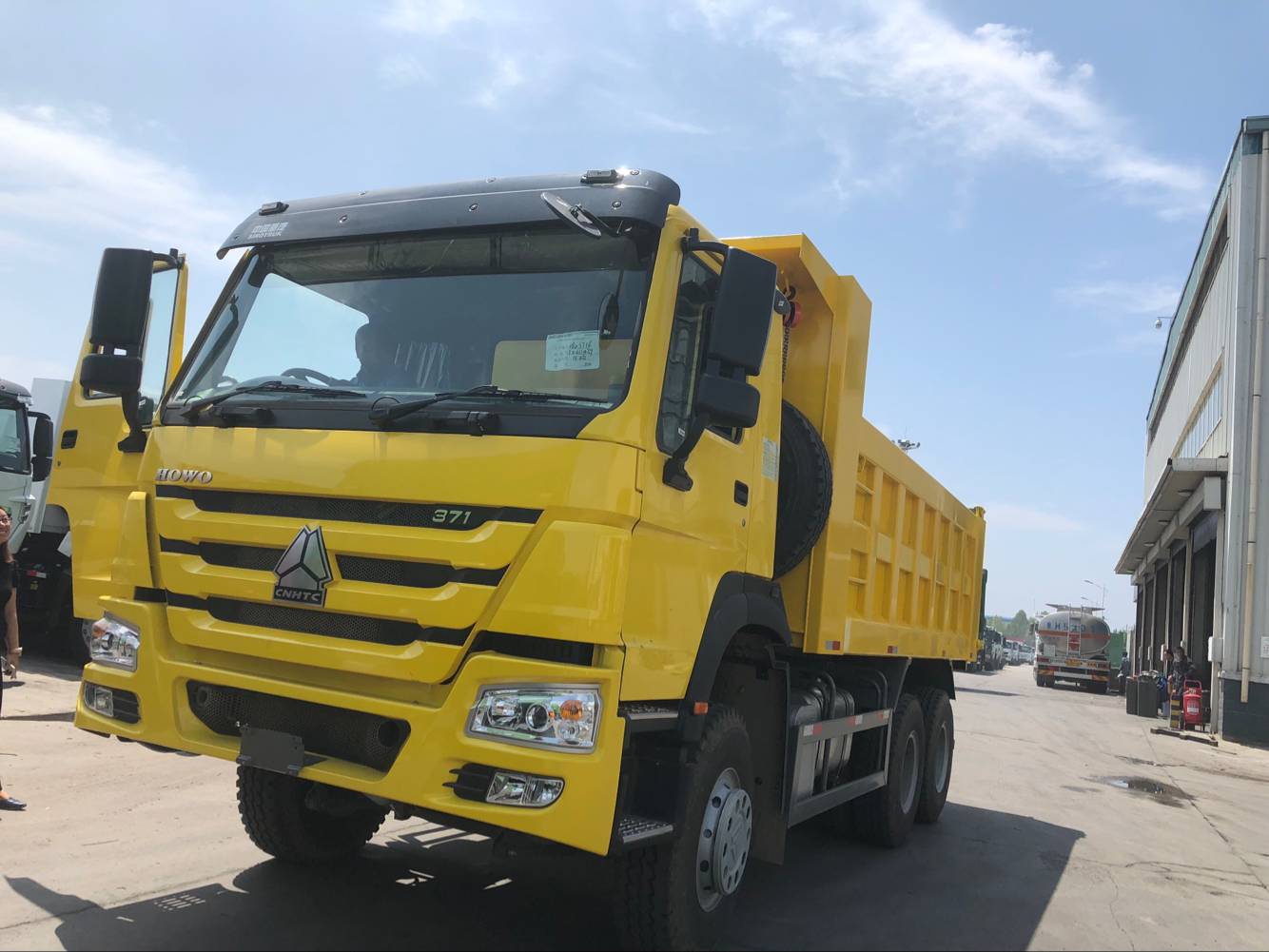 SINO HOWO SINOTRUK HOWO 371 dump truck tipper truck price