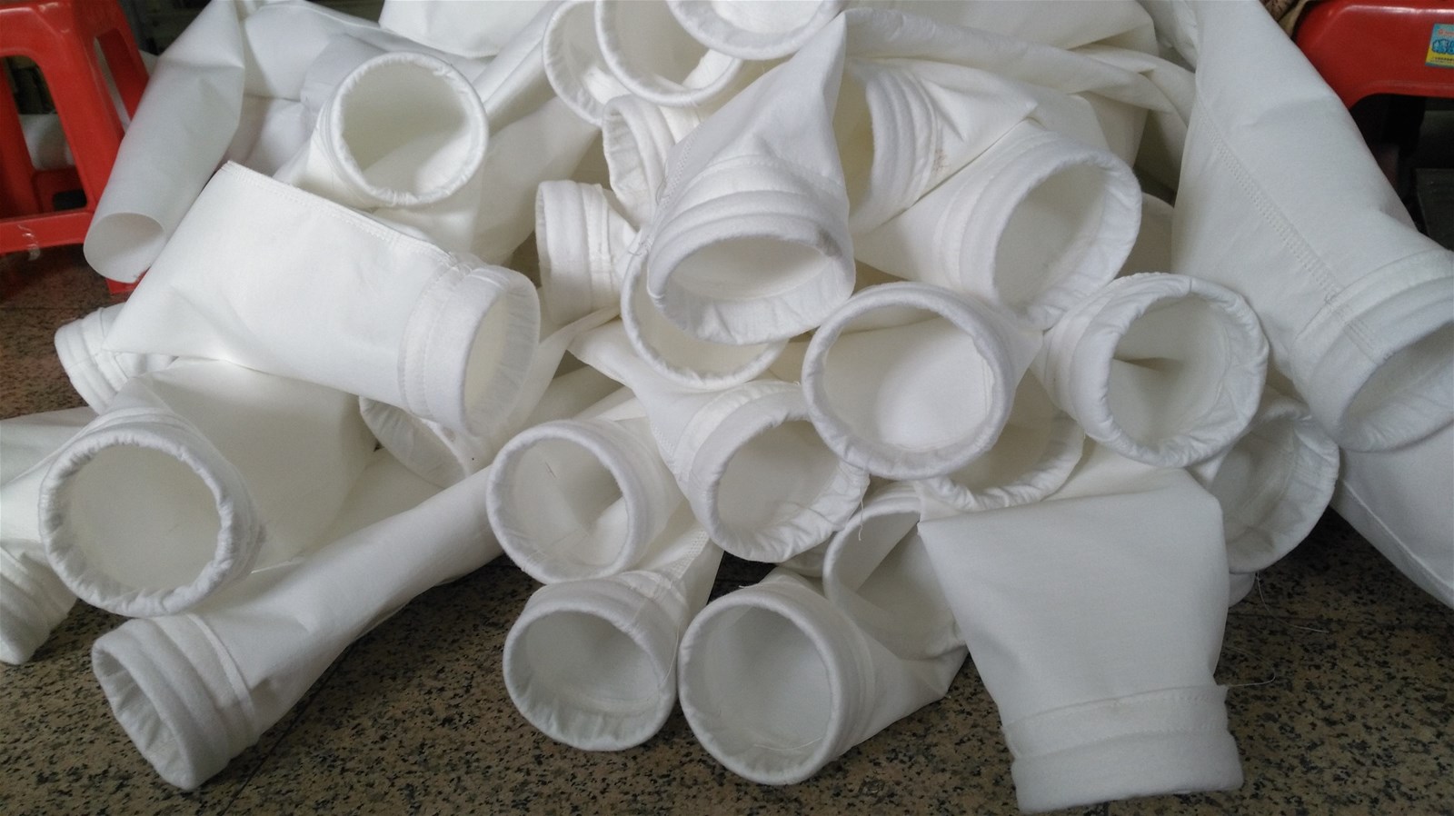 Dedusting filter bag used for power plant