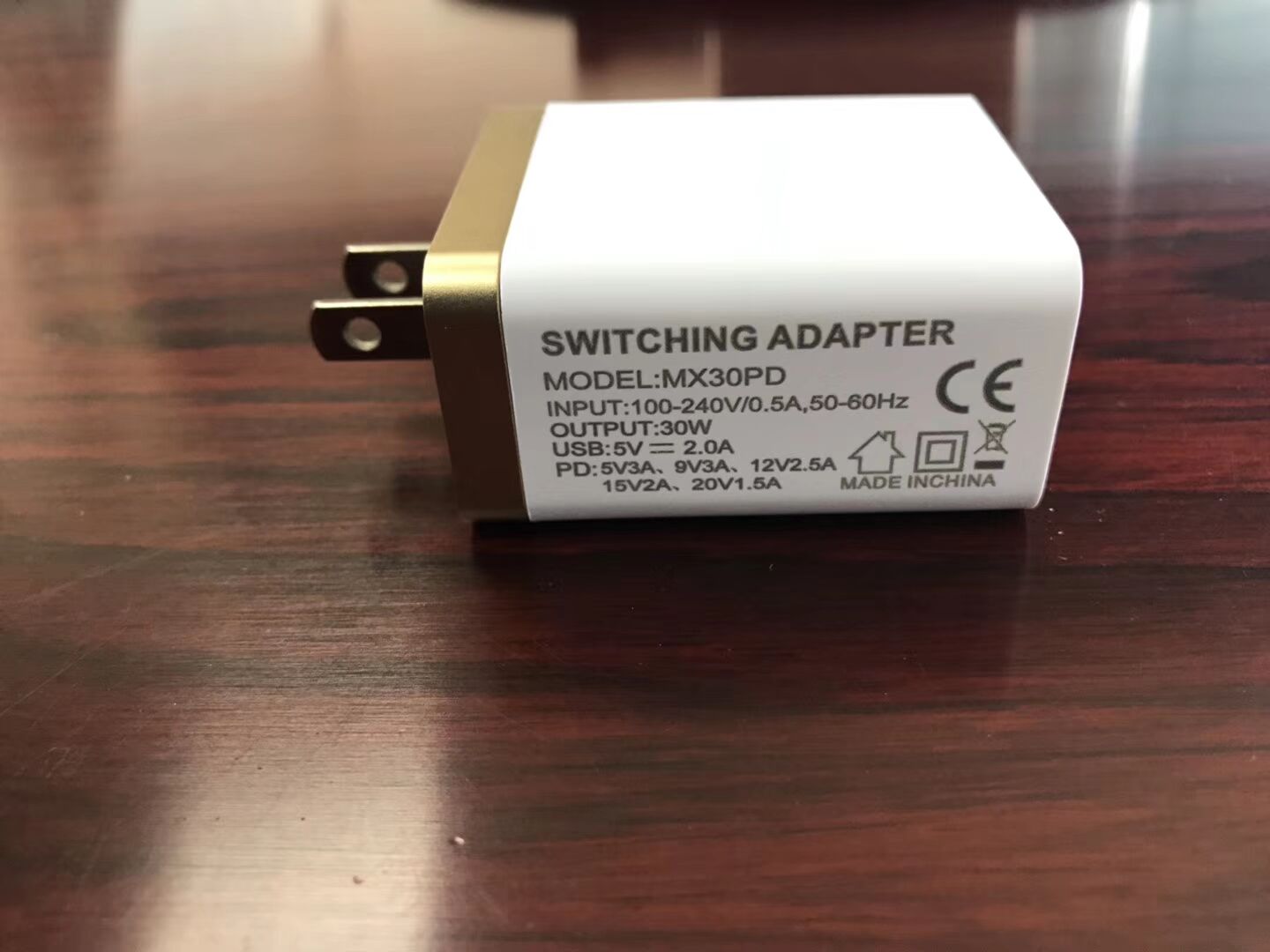 PD Charger with 30W Power Delivery USB TypeC port and 1 usb 5V21A