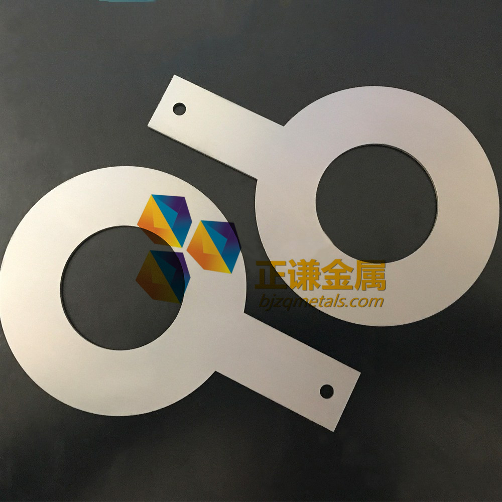 Tantalum grounding ring for electromagnetic flowmeters