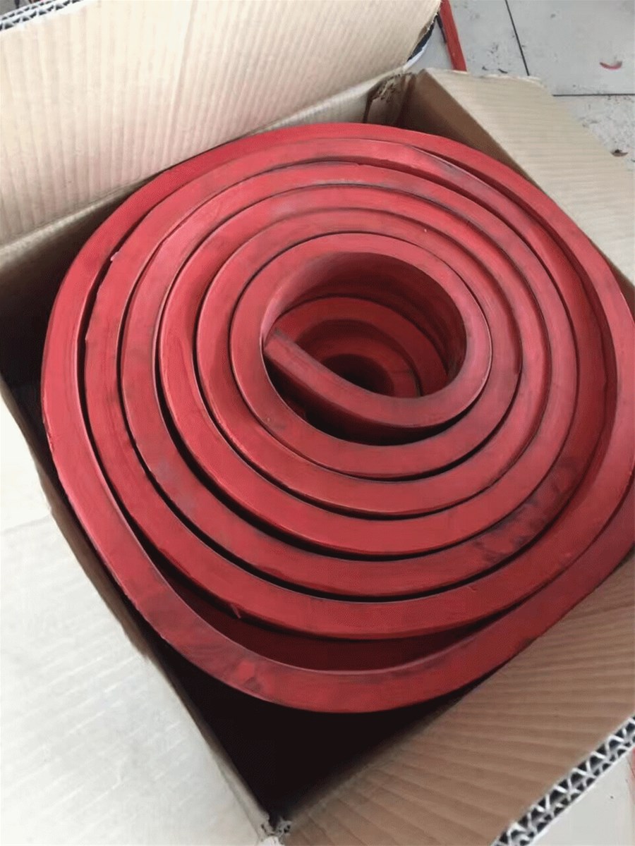 Hydrophilic bentonite rubber water stop bar for concrete joints
