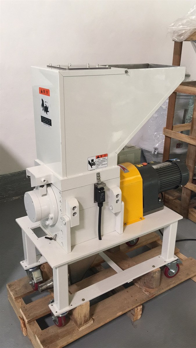 Plastic Granulating Machine LowSpeed Granulator Plastic Granulating Machine LowSpeed Granulator