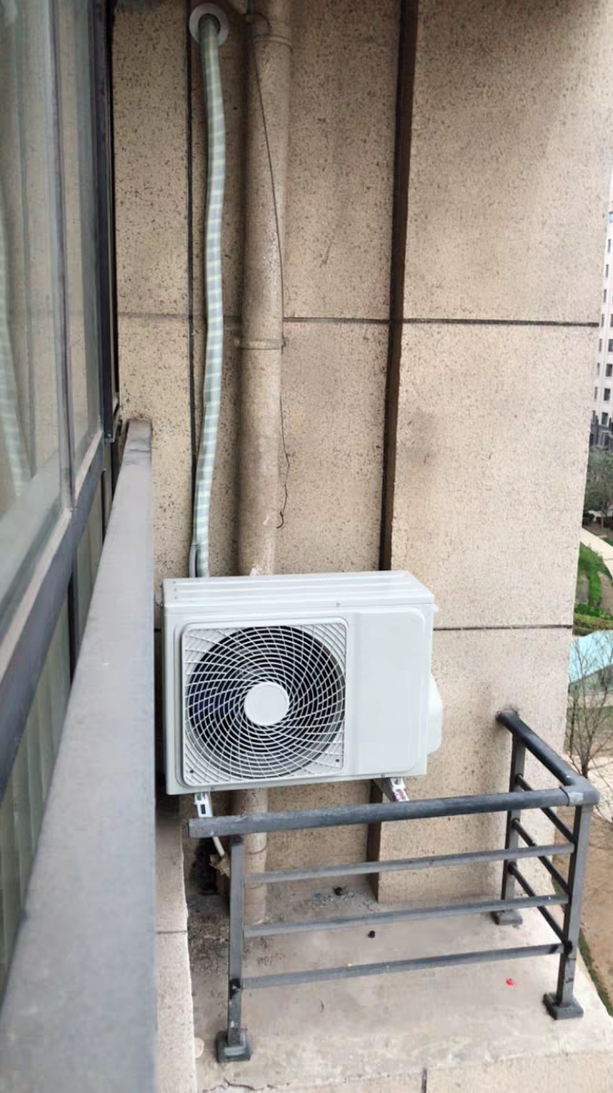 Large 1 piece heating and cooling household 1 level variable frequency wall mounted air conditioning