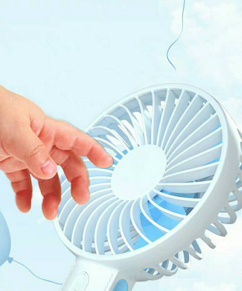 This kind of fan is very convenient this is a electric coolingfan so it is slight and useful
