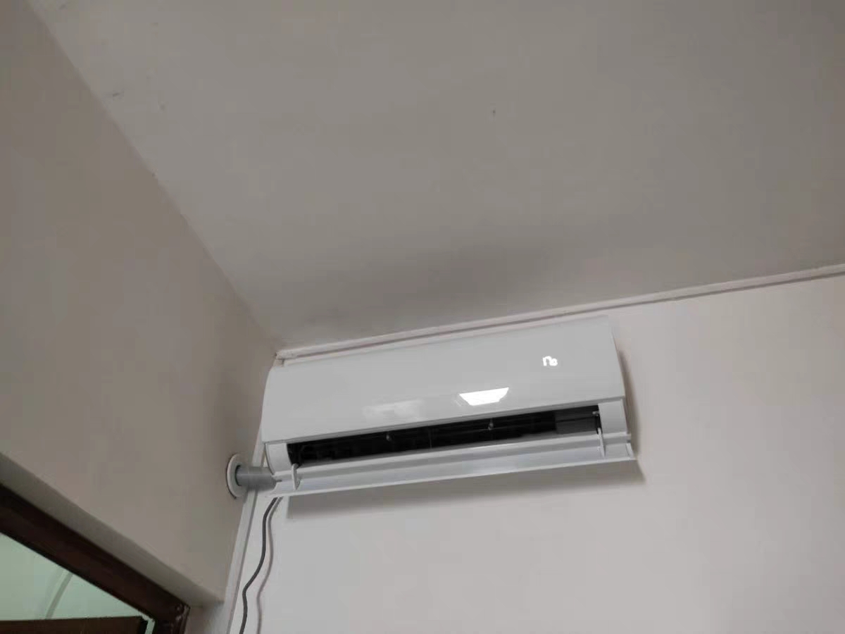 Large 15 piece frequency conversion wall hanging air conditioning unit firstlevel energy efficiency