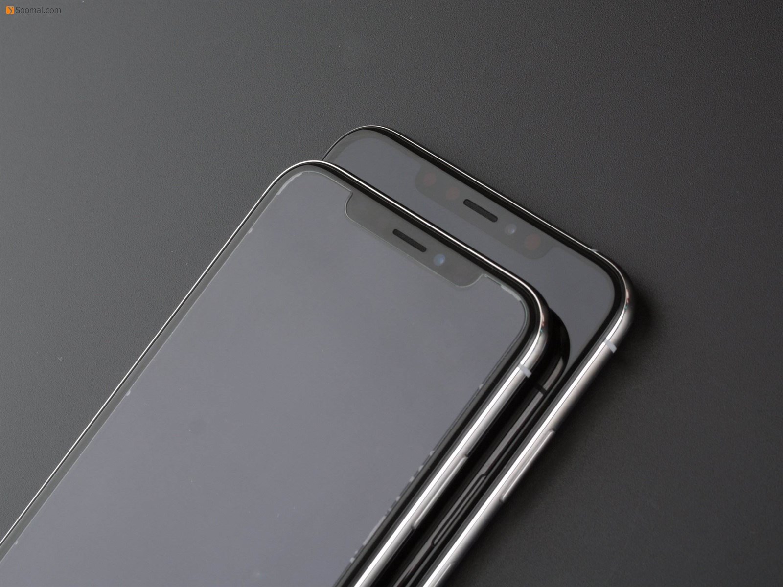 Black metal android 4 smartphone